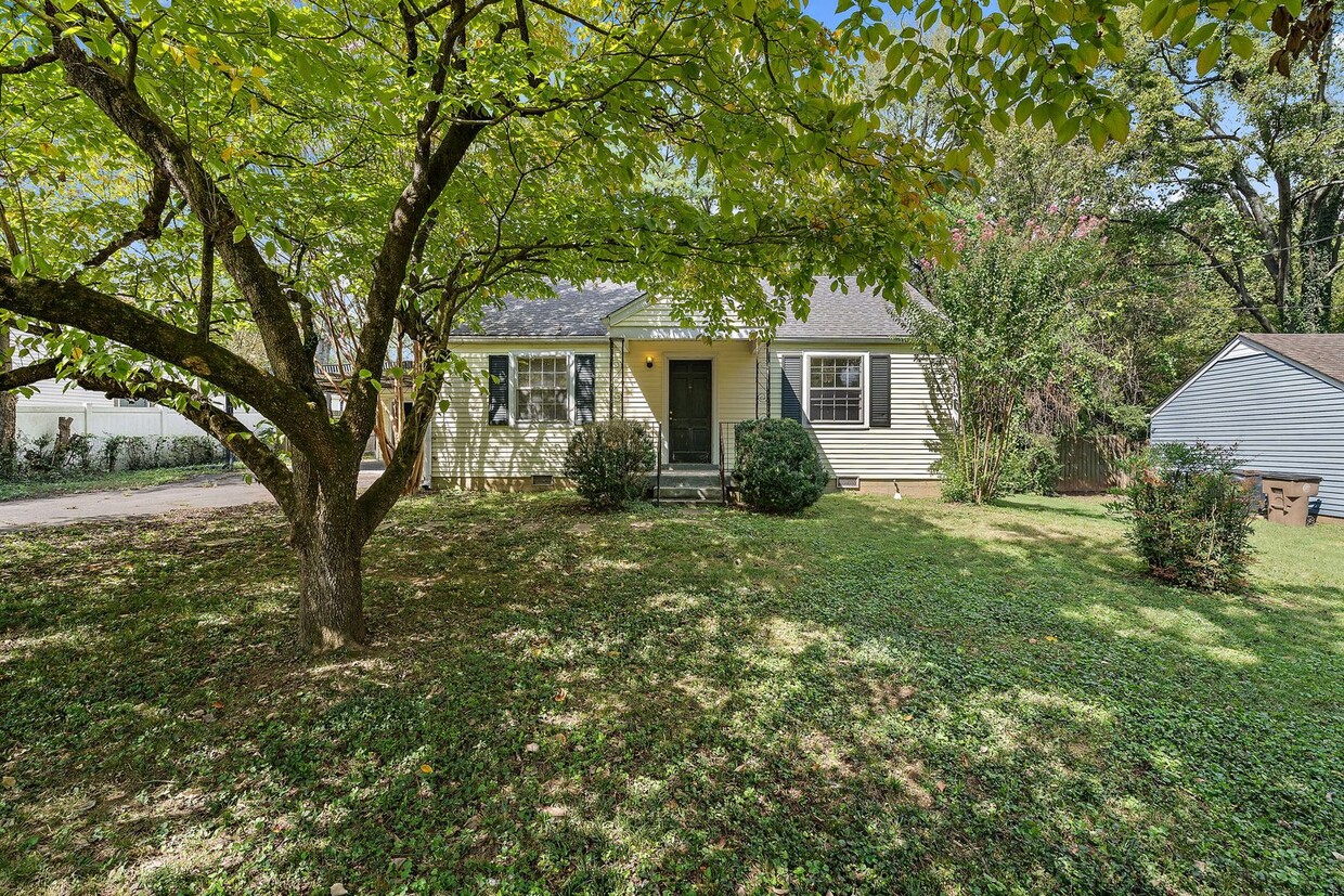 Primary Photo - Quaint Woodbine Single Family Home