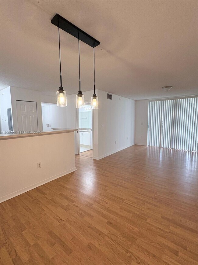 Foto del edificio - 11177 SW 8th St