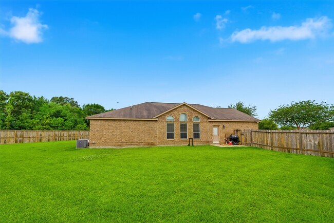Foto del edificio - 8234 Hall View Dr