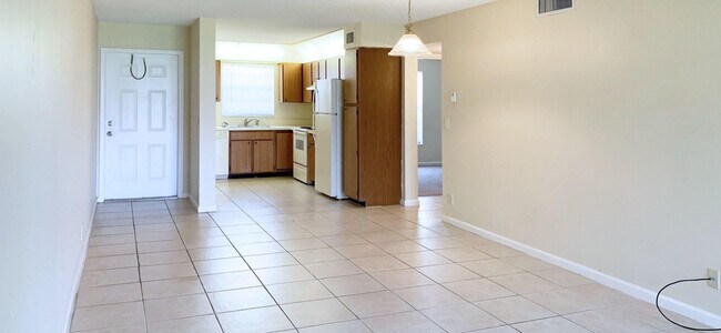 Building Photo - 321 Olivewood Pl