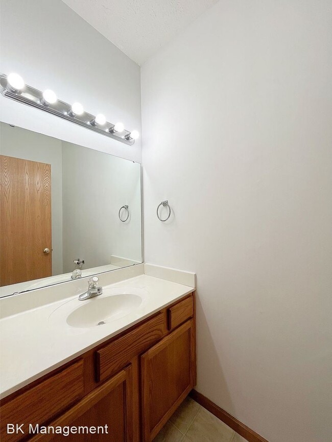 Building Photo - 3 br, 3.5 bath House - 2726 Wyndham Ct