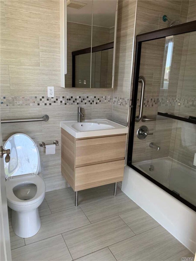 Foto del edificio - 42-32 147th St