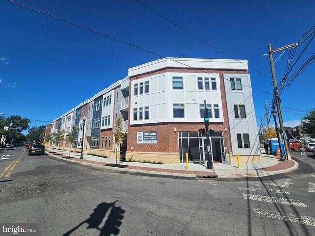 Foto del edificio - 200 Hamilton Ave
