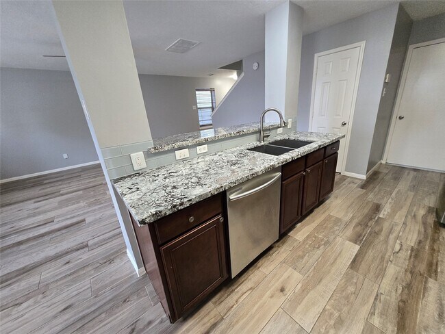 Foto del edificio - 5106 Prosperity Cir