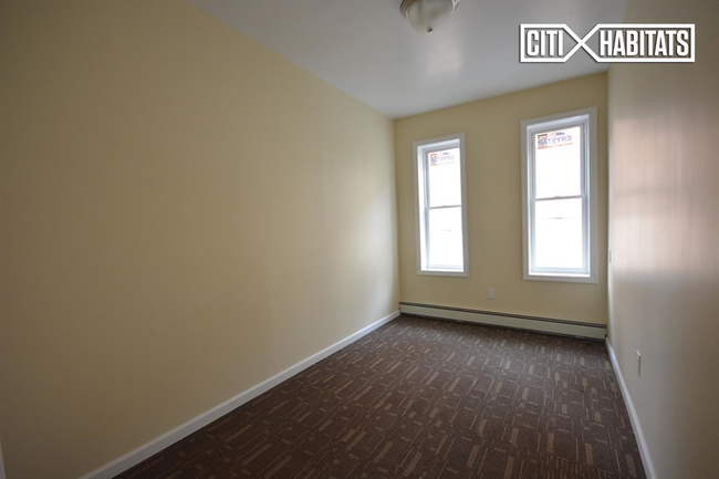 Building Photo - 1055 Willmohr St