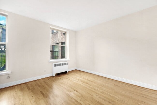 Building Photo - 122 E 27th St