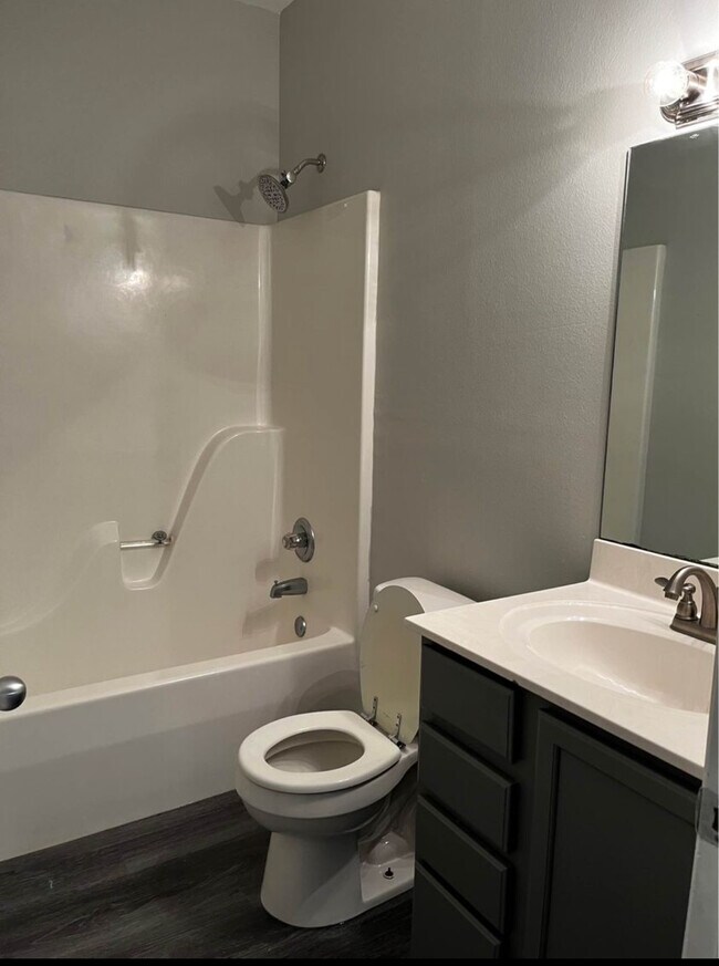 Foto del edificio - Unit B-2