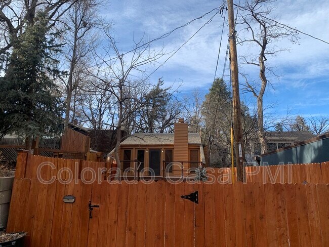 Foto del edificio - 1610 W Cheyenne Rd