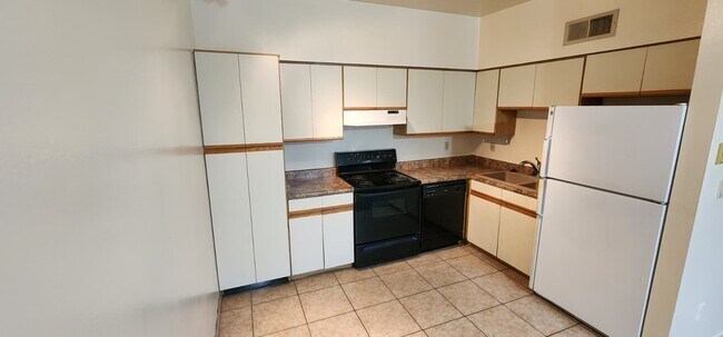 Foto del edificio - 1041 N Mesa Dr