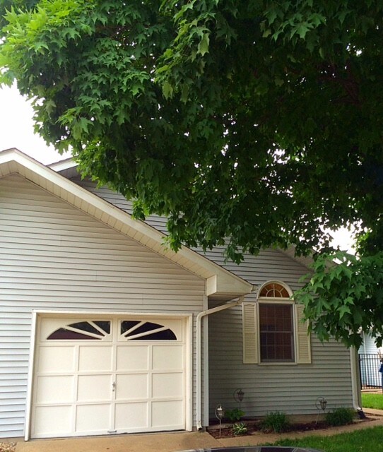 Building Photo - 1116 Cobblestone Dr