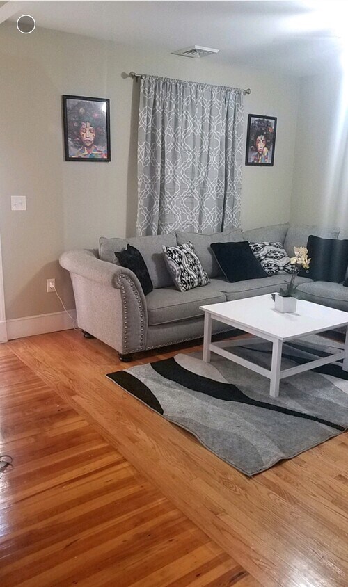 Foto principal - 10 Spaulding St