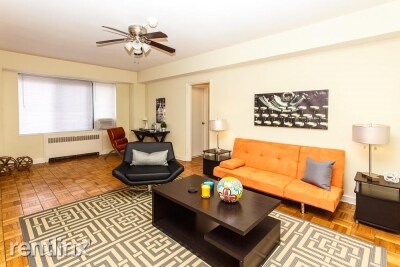 Foto principal - 4607 Connecticut Ave NW