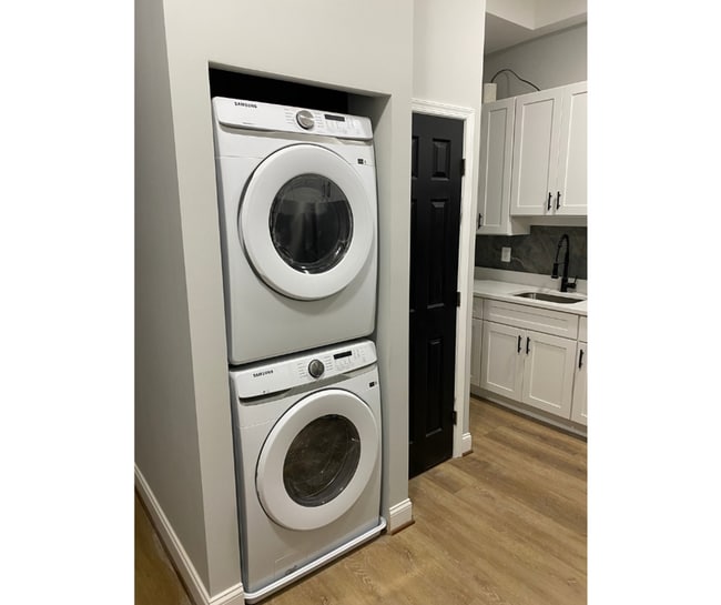 Building Photo - 2326 McCulloh St