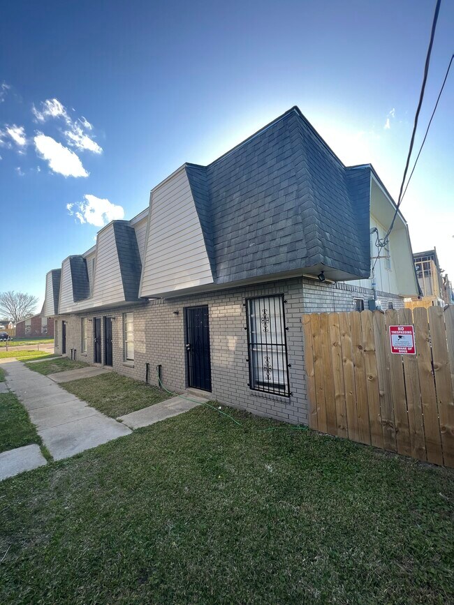 Foto del edificio - 520 Revere Dr