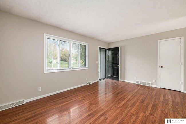 Photo - 4701 Schroeder Dr House