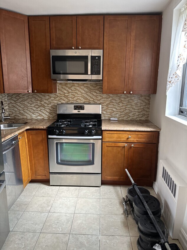 Primary Photo - 6550 Wetherole St