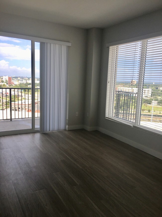 Foto del edificio - 1121 E Twiggs St