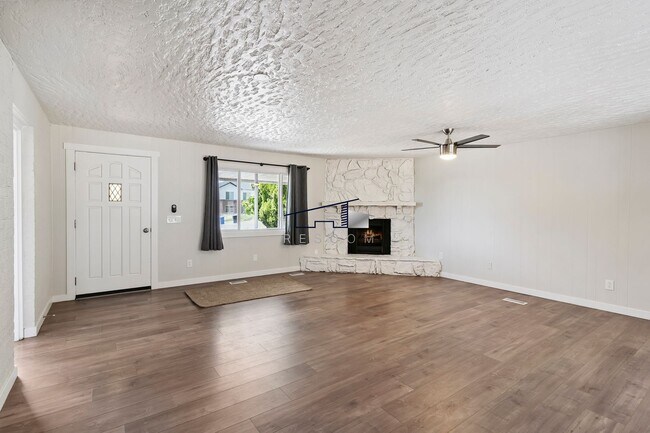 Foto del edificio - Updated North Ogden 4 Bedroom 2 Bathroom Home!