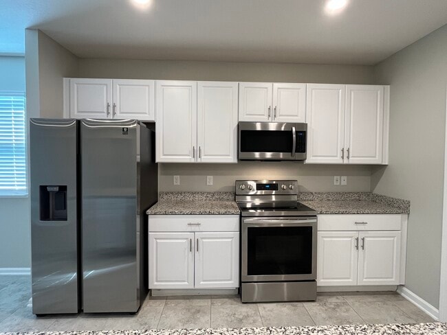 Building Photo - 116 College St