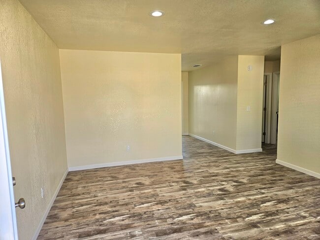 Foto del edificio - 101 Lagrange Ave