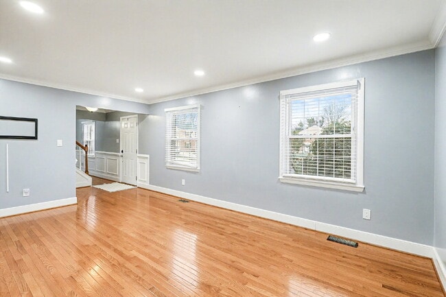 Building Photo - Welcome Home!!