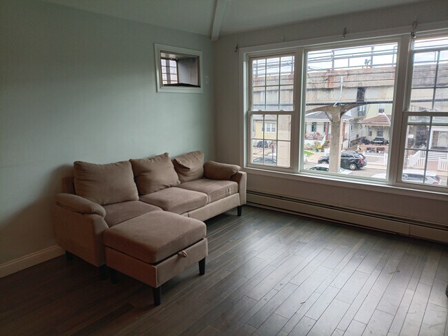 Foto del edificio - 9214 Rockaway Fwy