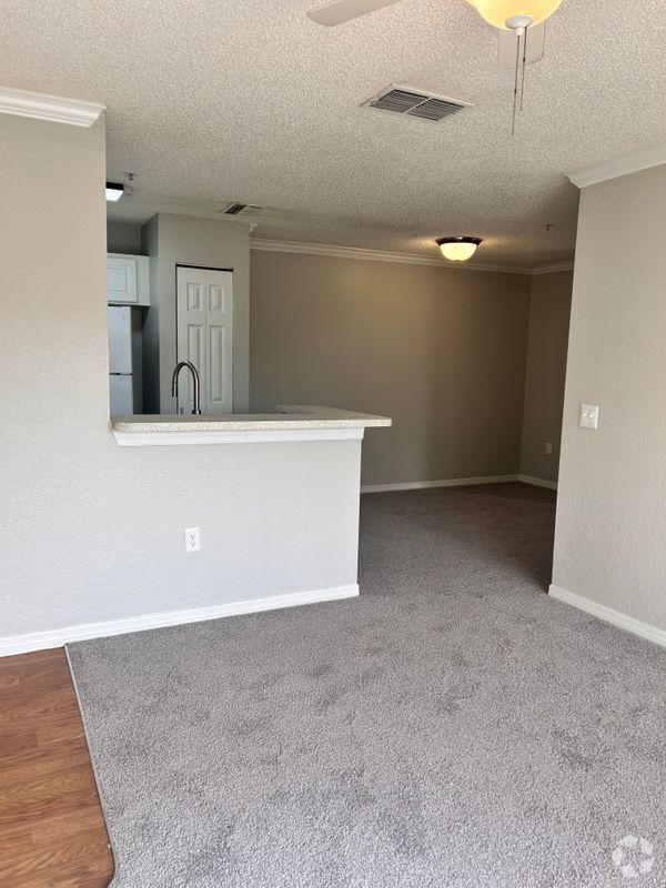 Building Photo - 4200 Summer Landing Dr