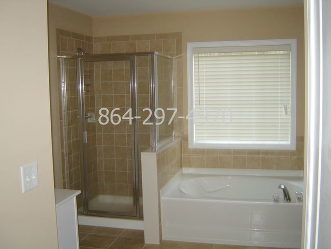 Building Photo - 19 Richland Creek Dr