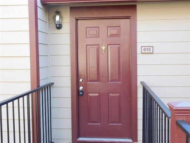 Building Photo - 615 Cypress Pointe St