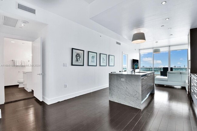 Building Photo - 900 Biscayne Blvd