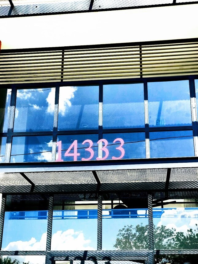 Foto del edificio - 14333 Roscoe Blvd