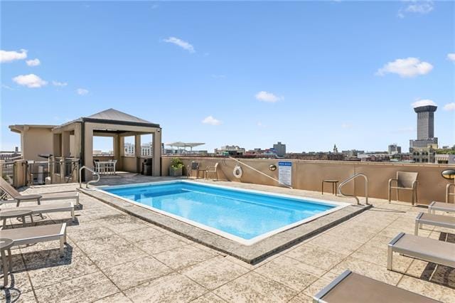 Building Photo - 333 Julia St