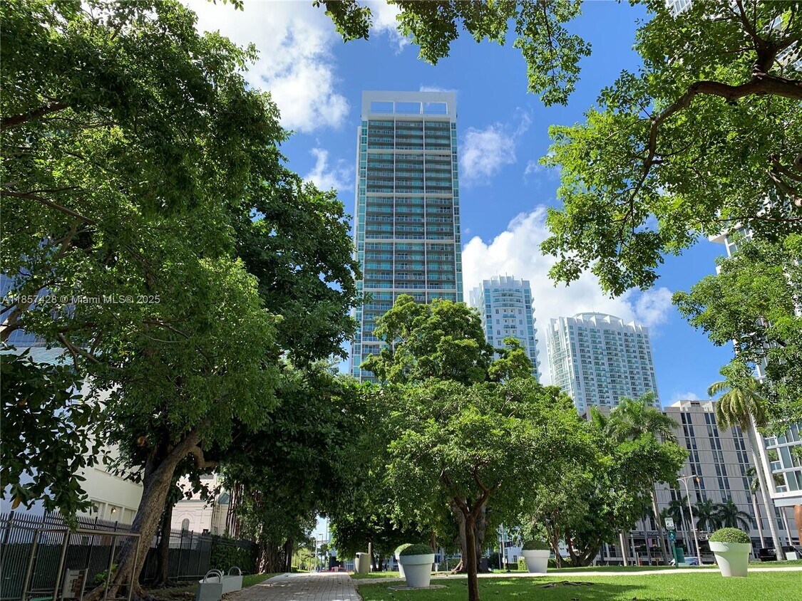 Foto principal - 500 Brickell Ave