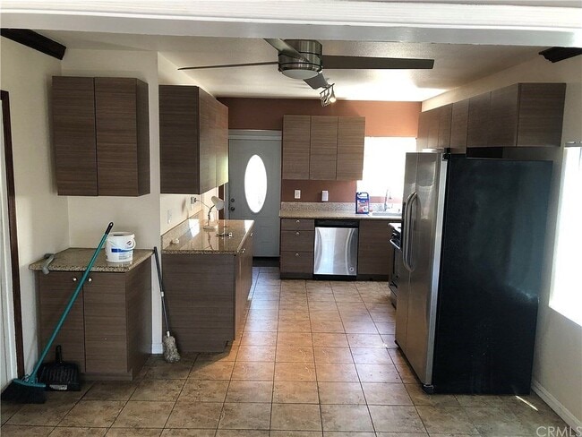 Building Photo - 5890 Gundry Ave