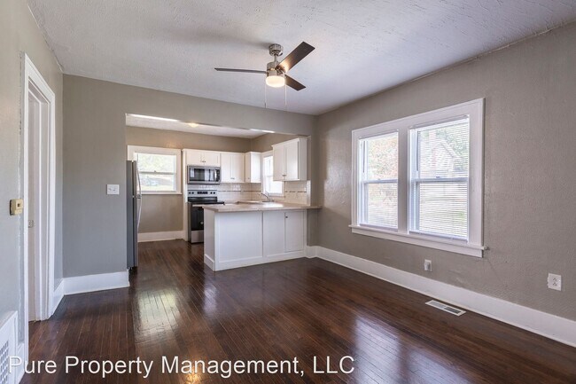 Foto del edificio - 2 br, 1 bath House - 674 N 48th St