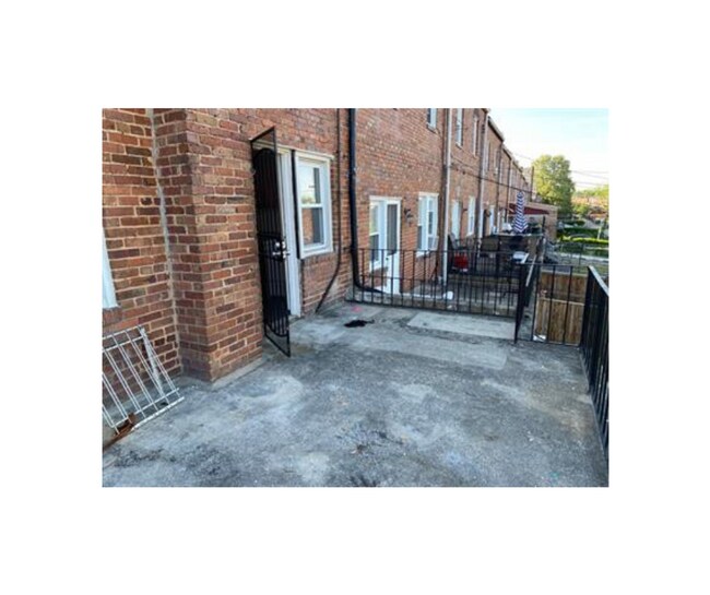 Foto del edificio - 823 N Woodington Rd
