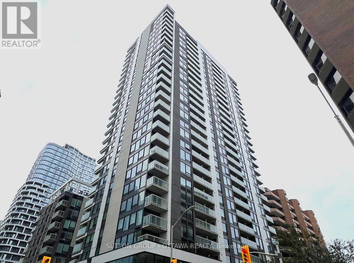 Primary Photo - 340-1340 Queen St