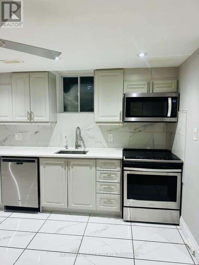 Building Photo - 53 Freshspring Dr