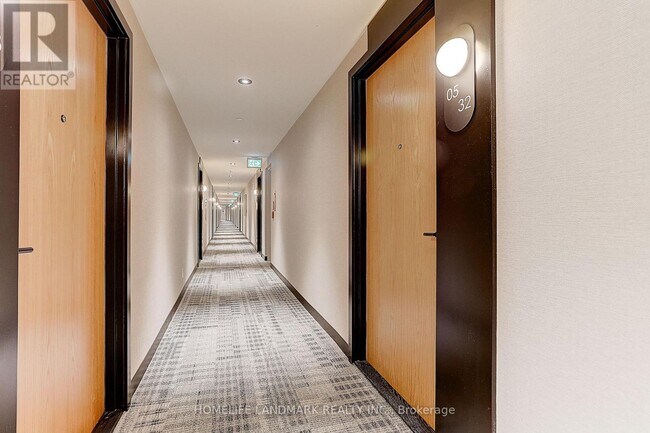 Photo du bâtiment - 7950 Bathurst St