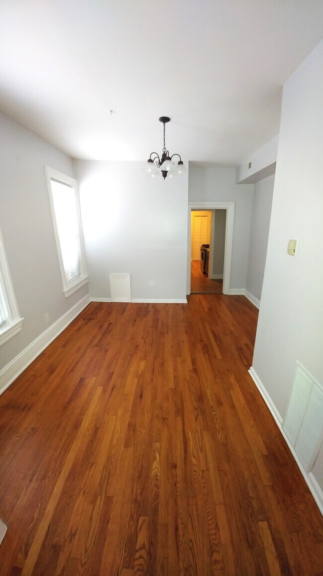 Foto del edificio - 741 N Leavitt St