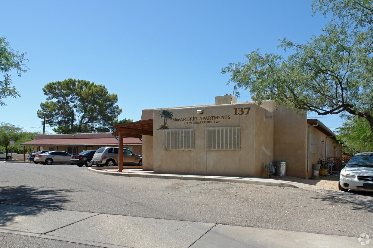 Primary Photo - MacArthur Apartments