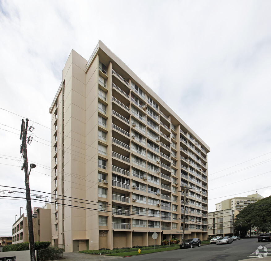 Building Photo - Punahou Tower