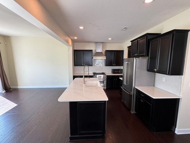 Foto del edificio - 5722 Lachlan Hill Ln