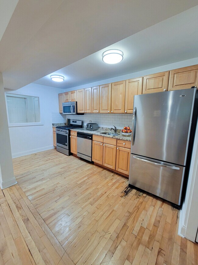 Foto del edificio - 2544 N Burling St