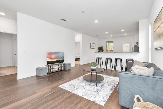 Foto del edificio - 14455 Cedar Ledge Ln
