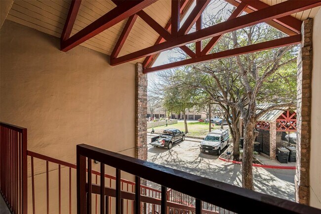 Foto del edificio - 6804 N Capital of Texas Hwy