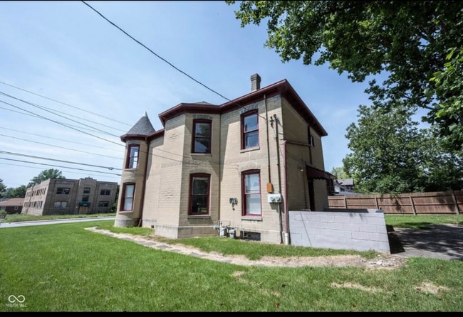 Building Photo - 4626 E Washington St
