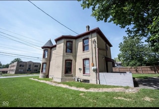 Building Photo - 4626 E Washington St