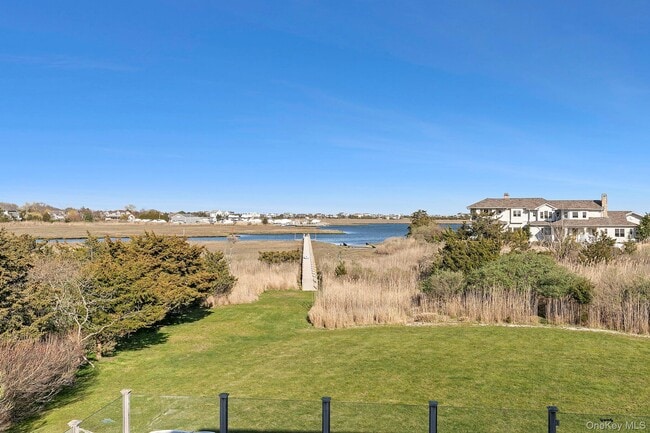 Building Photo - 3 Old Meadow Bend