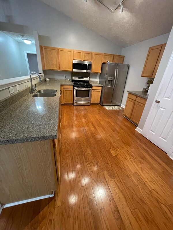 Foto del edificio - 7005 Timber Oak Dr